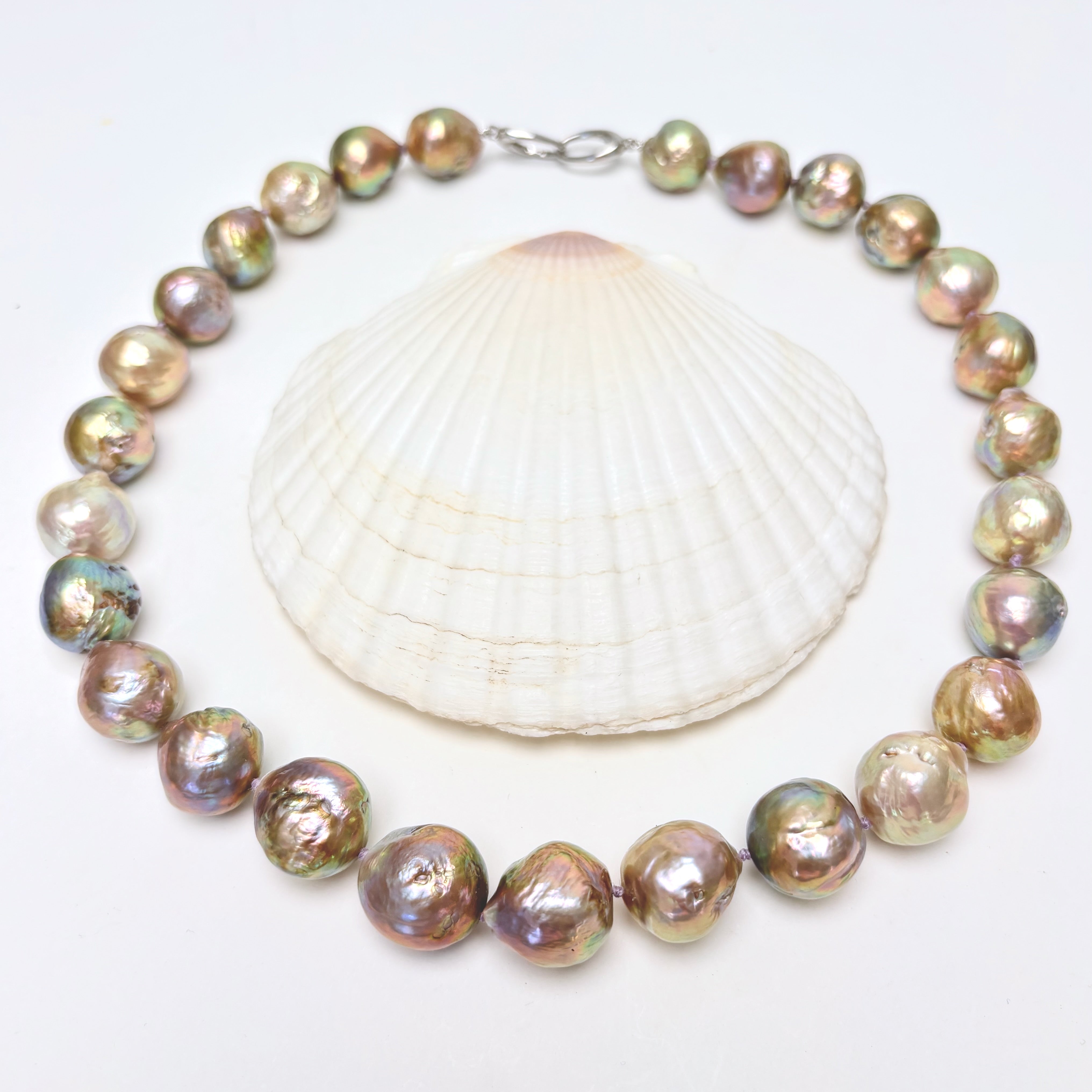 GIANT SUBTLE RAINBOW METALLIC RIPPLE PEARLS– Kojima Pearl