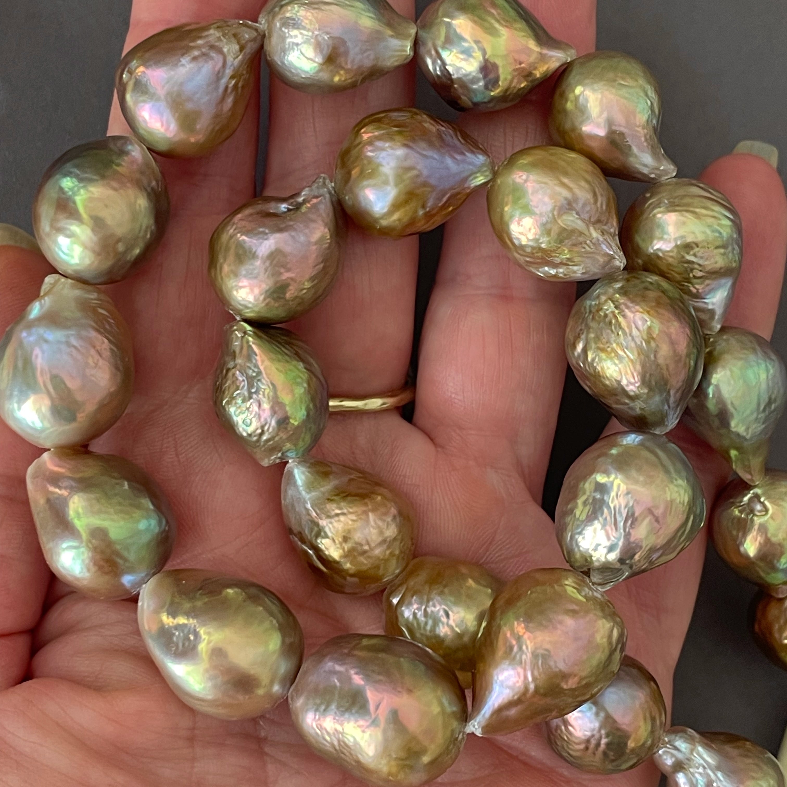 ripsails fall baroque Pearl〈pearl top〉 Autumn Leaves Necklace | Pearls.jp
