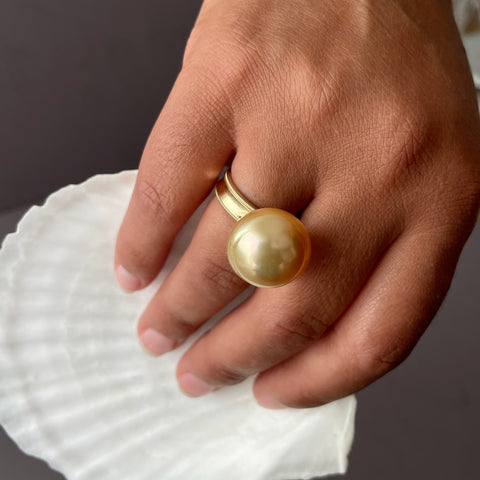 the " I AM A PEARL" ring
