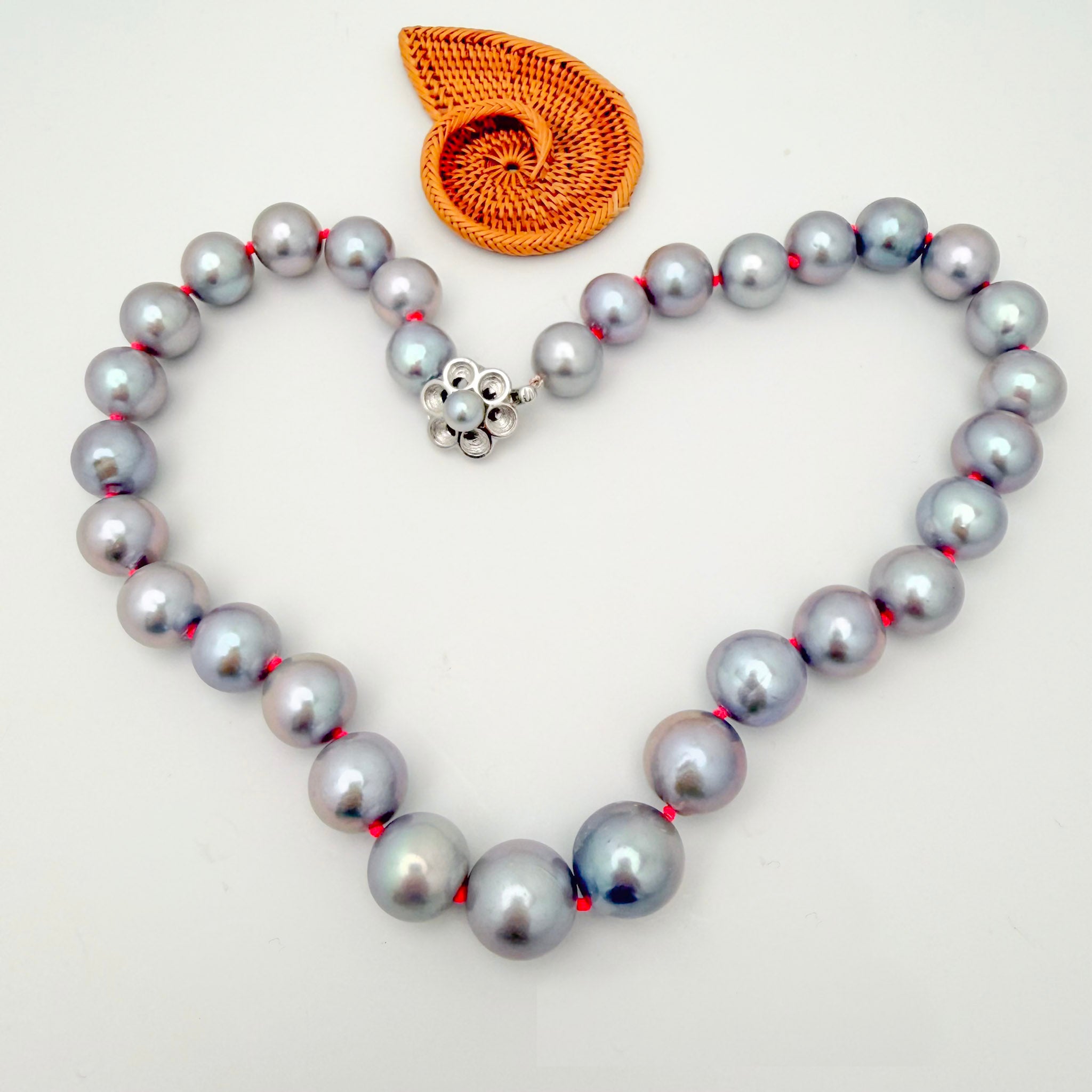 BIG SILVER COLOR PEARLS ON NEON PINK KNOTS– Kojima Pearl