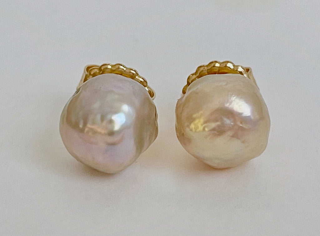 soft white mix matched Japan Kasumi pearl stud earrings