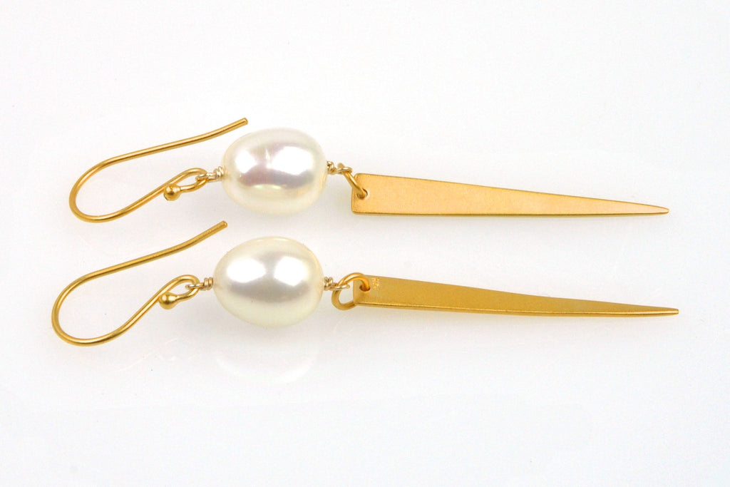arrow pearl earrings