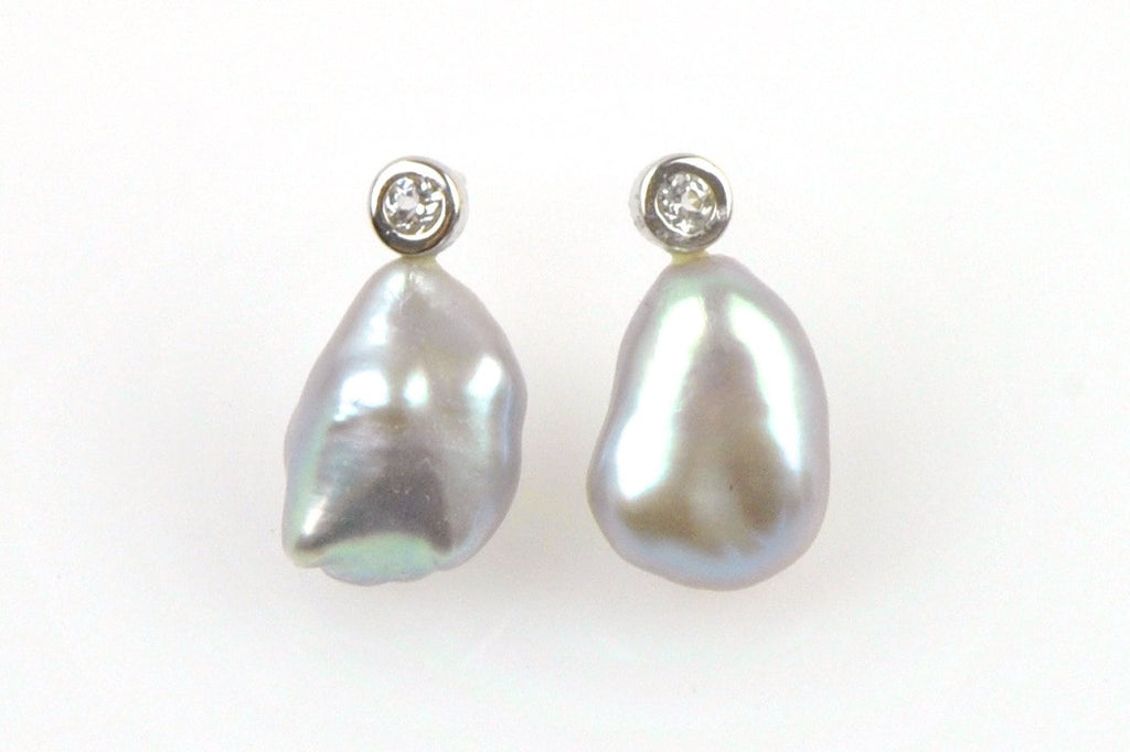 silver free-form pearl drop earrings